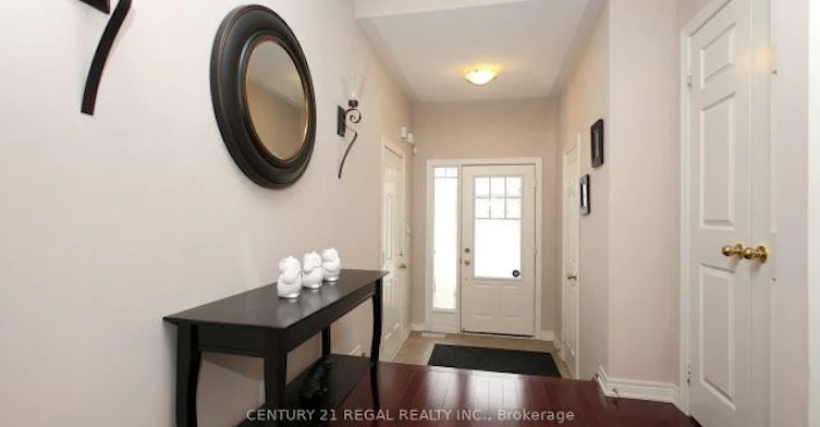 16 Thatcher Crescent, East Gwillimbury, ON, L9N 0B8 - 2