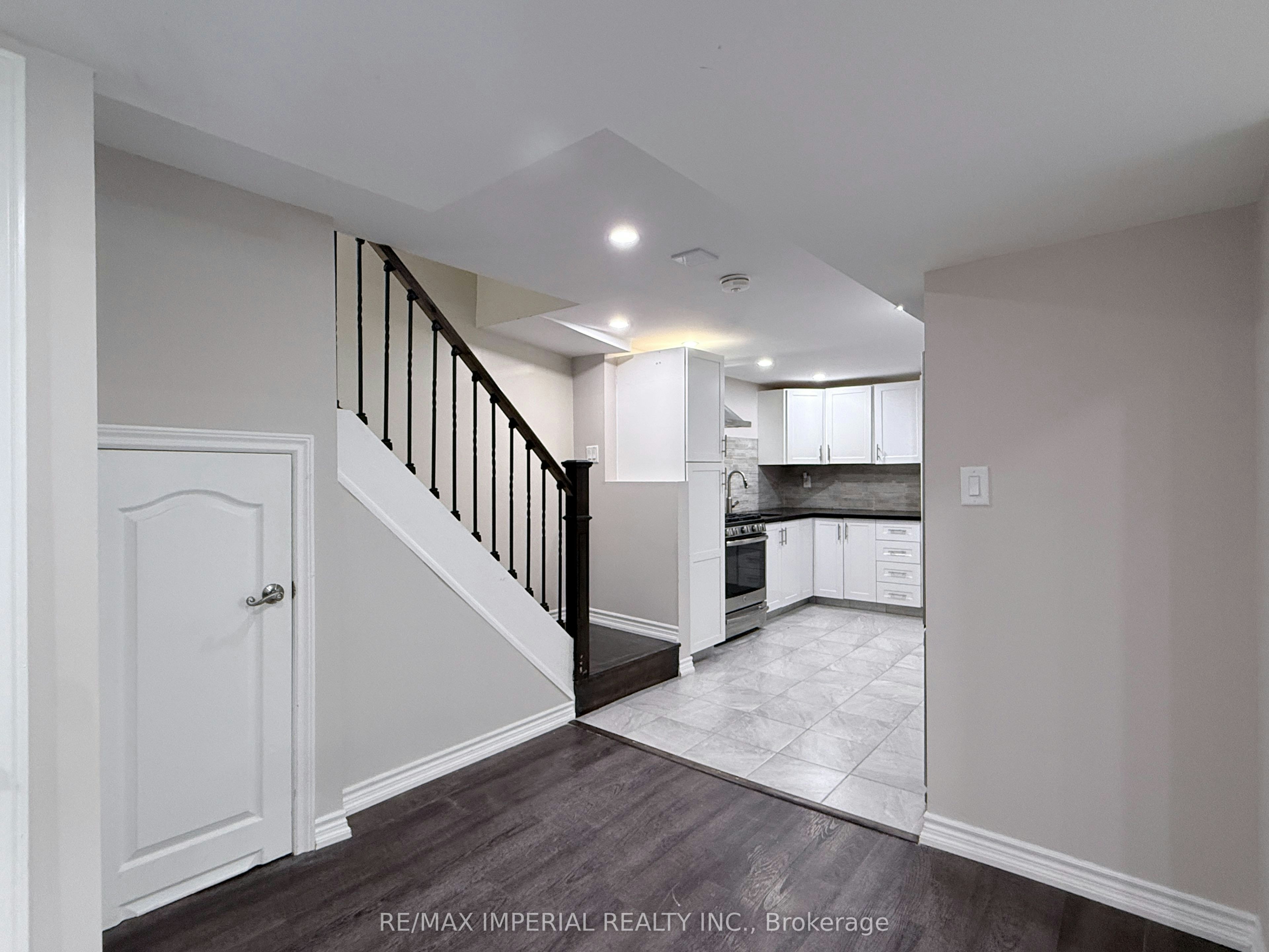 17 Deerwood Crescent, Richmond Hill, ON, L4E 4B8 - 10