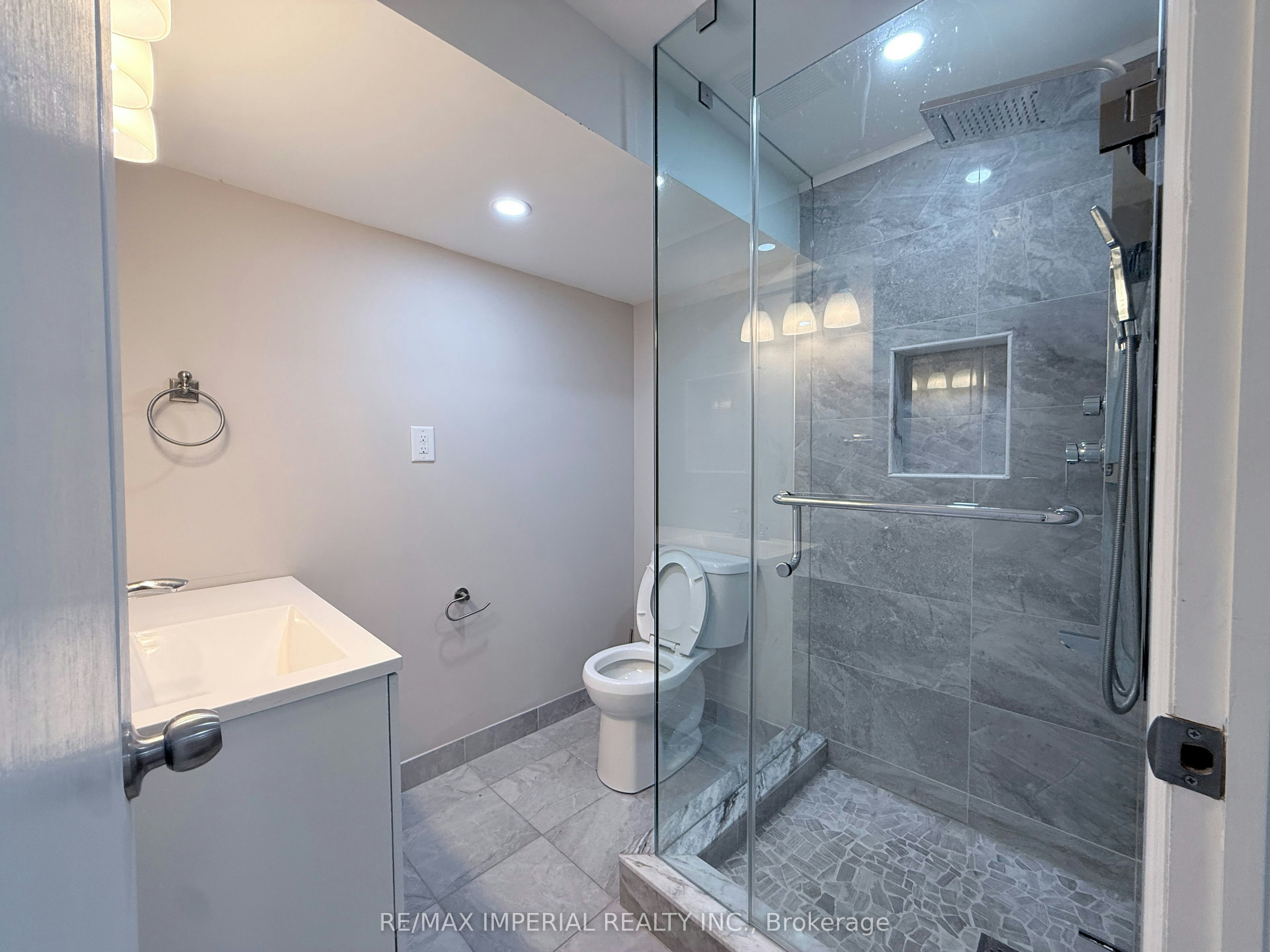 17 Deerwood Crescent, Richmond Hill, ON, L4E 4B8 - 15