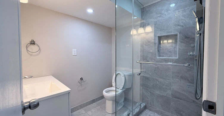 17 Deerwood Crescent, Richmond Hill, ON, L4E 4B8 - 15