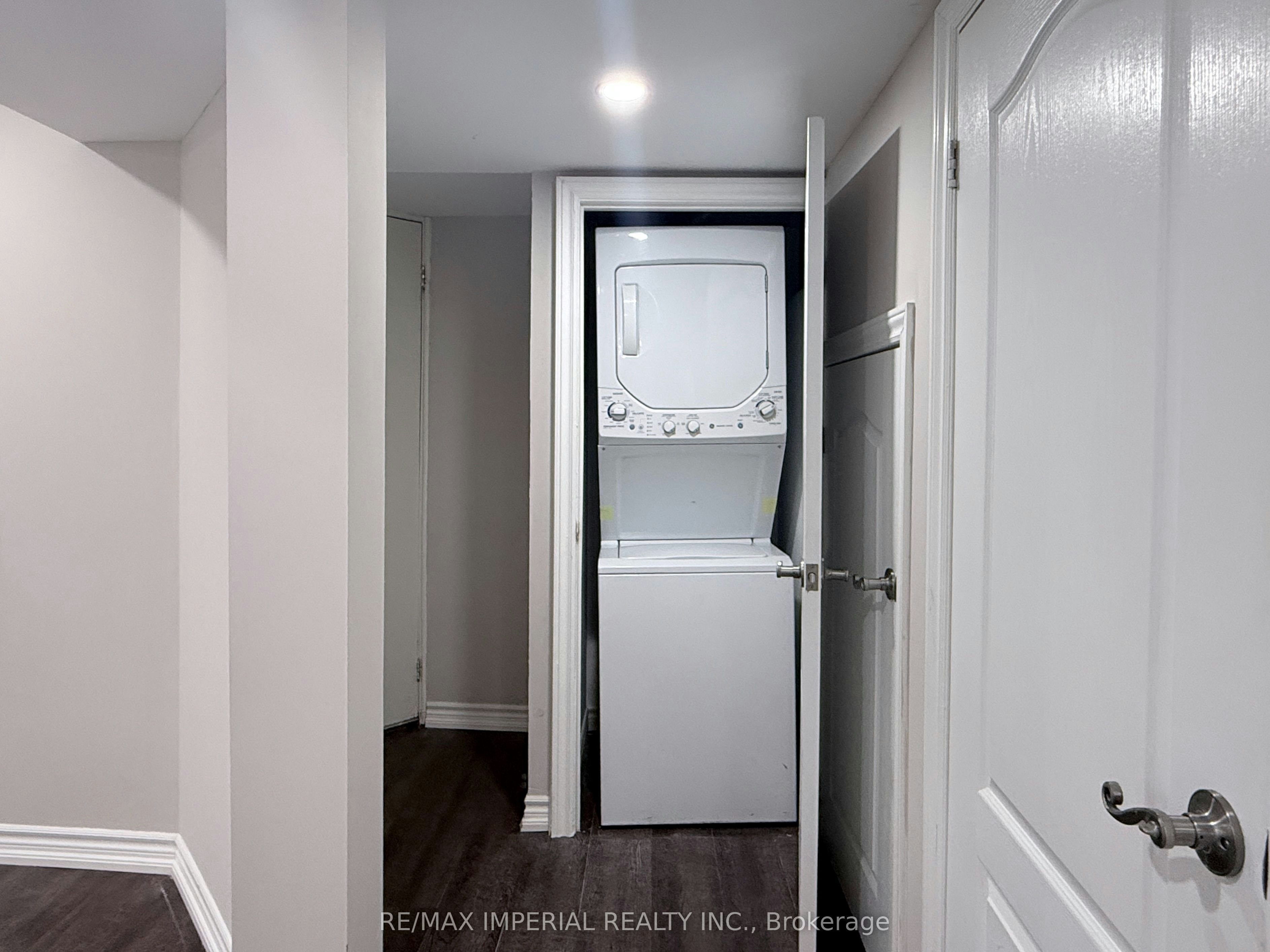 17 Deerwood Crescent, Richmond Hill, ON, L4E 4B8 - 22