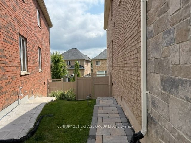 23 Goldeneye Drive, East Gwillimbury, ON, L9N 0S6 - 3