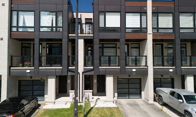 12 Dandara Gate SE