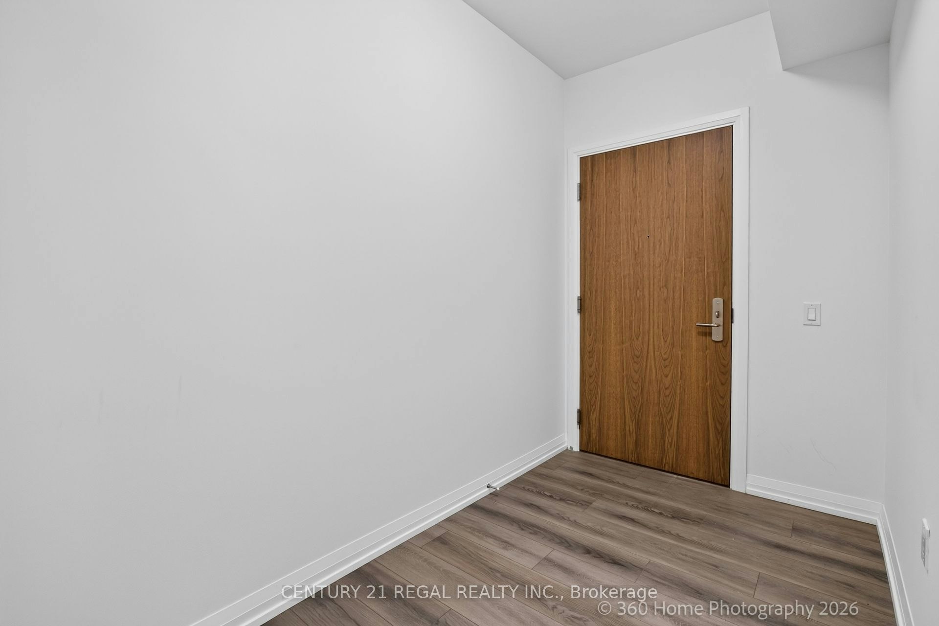 912-27 Korda Gate, Vaughan, ON, L4K 0P6 - 2