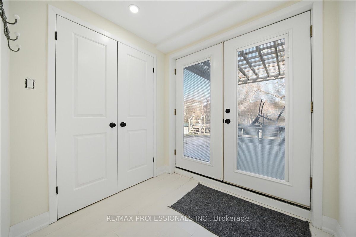 D-9611 Keele Street, Vaughan, ON, L6A 1M1 - 4