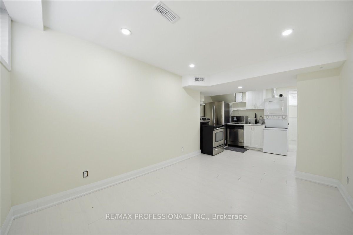 D-9611 Keele Street, Vaughan, ON, L6A 1M1 - 8