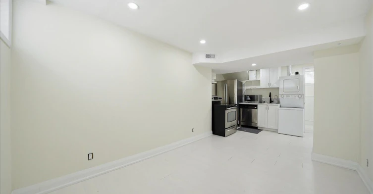 D-9611 Keele Street, Vaughan, ON, L6A 1M1 - 8