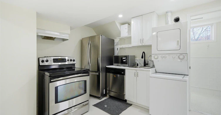 D-9611 Keele Street, Vaughan, ON, L6A 1M1 - 7