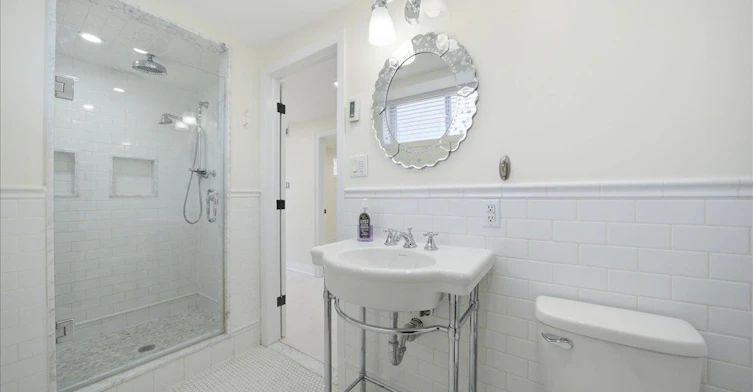 D-9611 Keele Street, Vaughan, ON, L6A 1M1 - 9