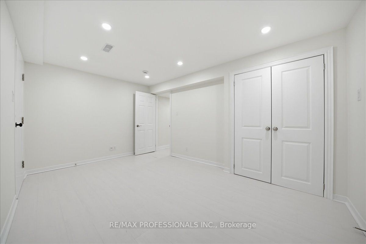 C-9611 Keele Street, Vaughan, ON, L6A 1M1 - 7