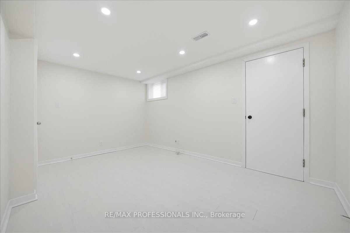 C-9611 Keele Street, Vaughan, ON, L6A 1M1 - 6