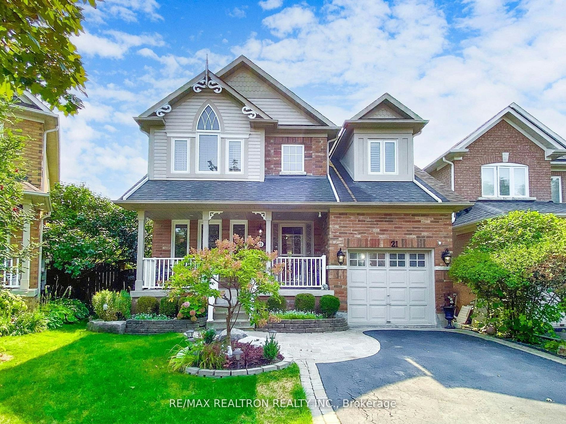 21 Watkins Glen Crescent, Aurora, ON, L4G 7P3