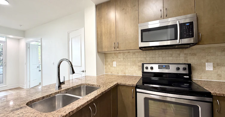 214-9235 Jane Street, Vaughan, ON, L6A 0J8 - 10
