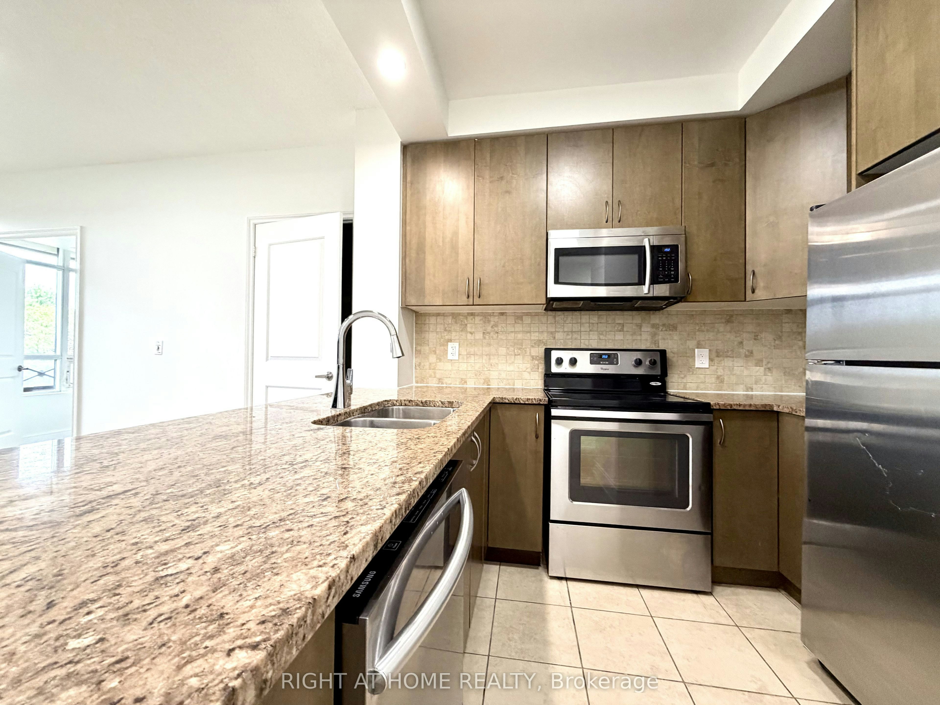 214-9235 Jane Street, Vaughan, ON, L6A 0J8 - 9