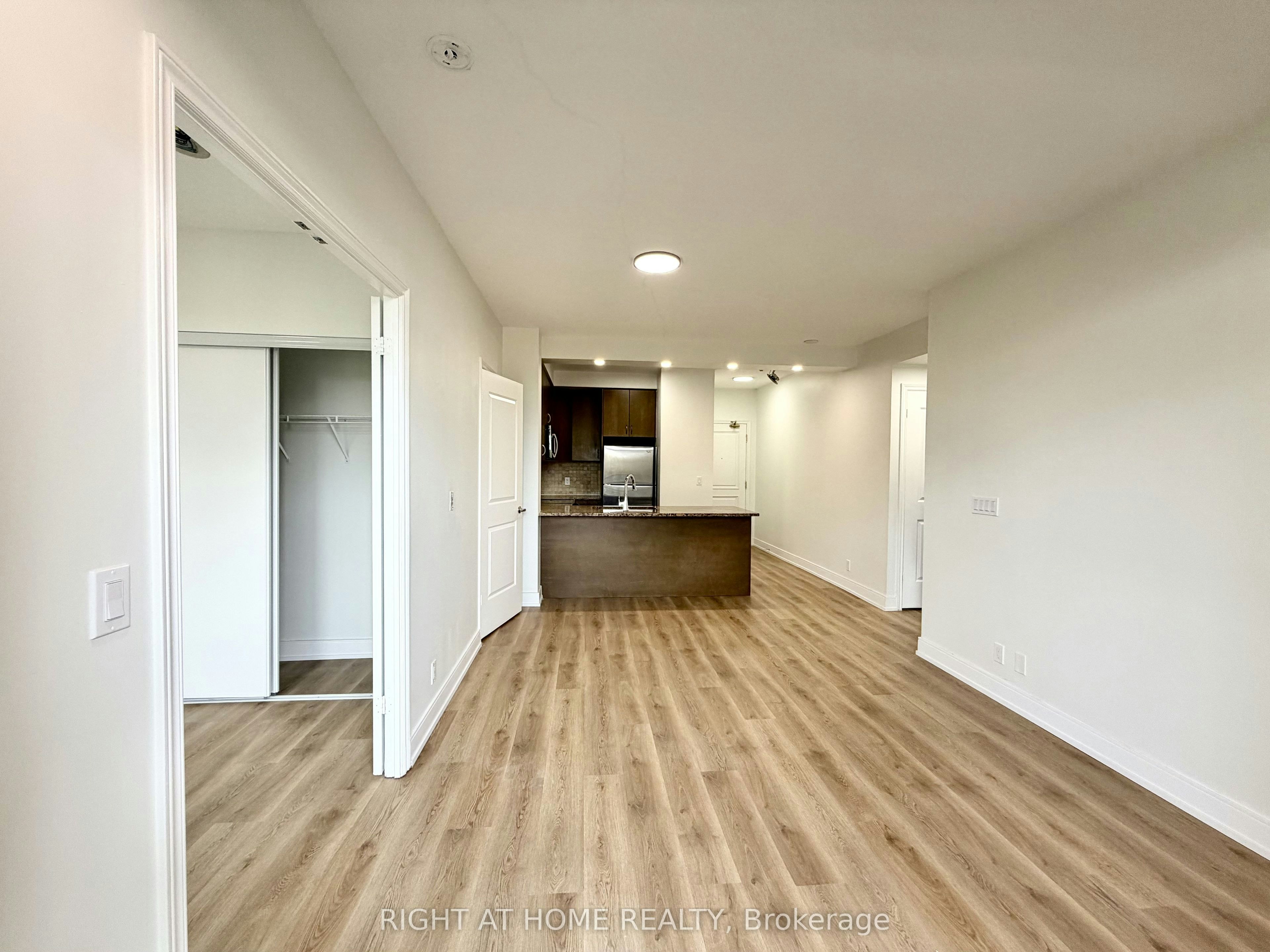 214-9235 Jane Street, Vaughan, ON, L6A 0J8 - 14
