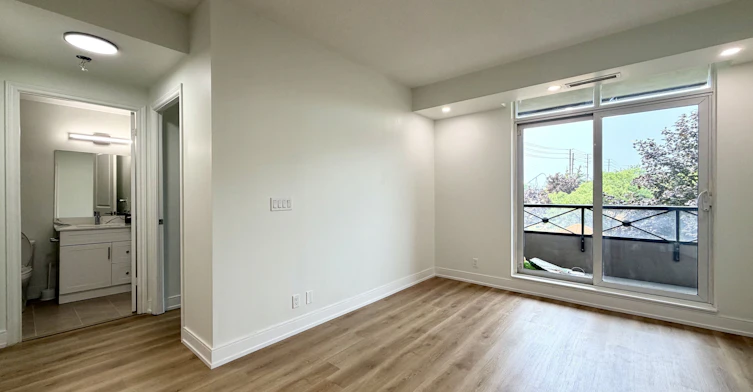 214-9235 Jane Street, Vaughan, ON, L6A 0J8 - 16