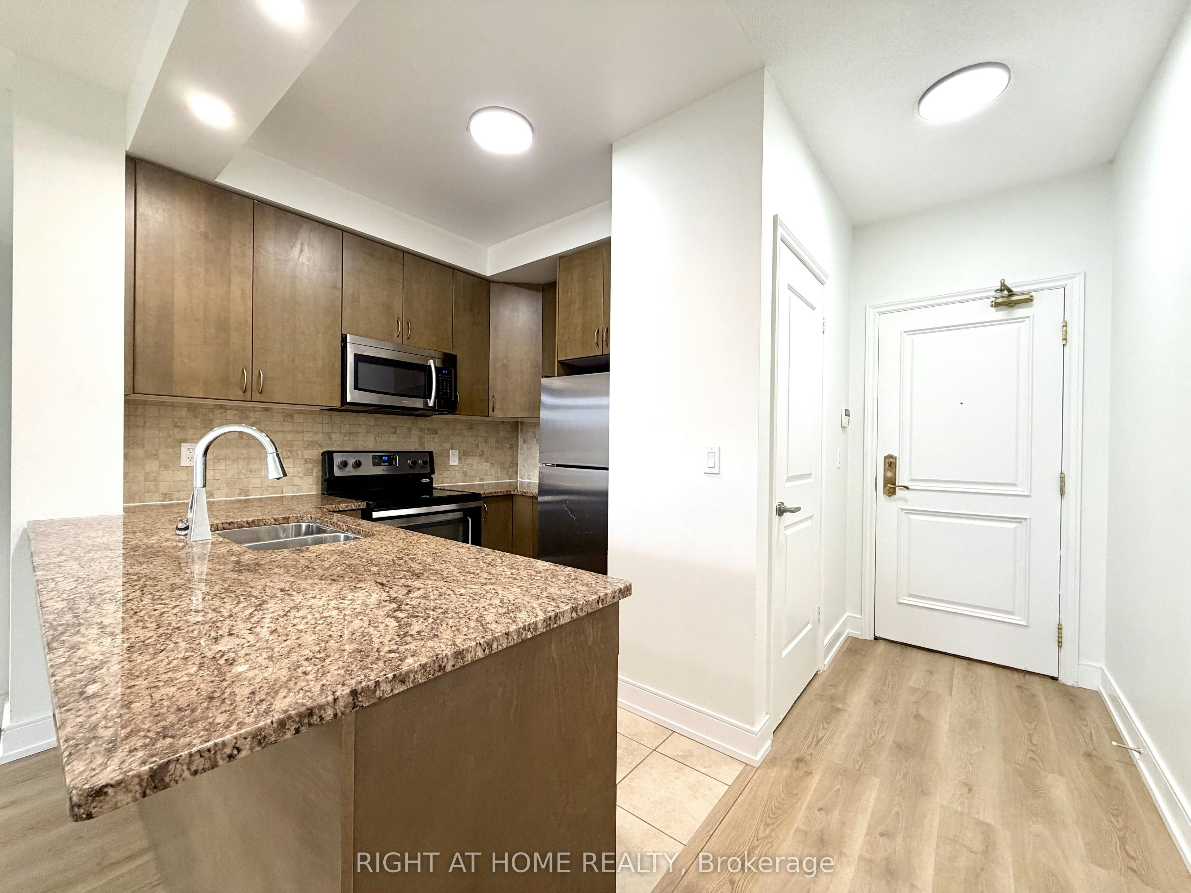 214-9235 Jane Street, Vaughan, ON, L6A 0J8 - 7