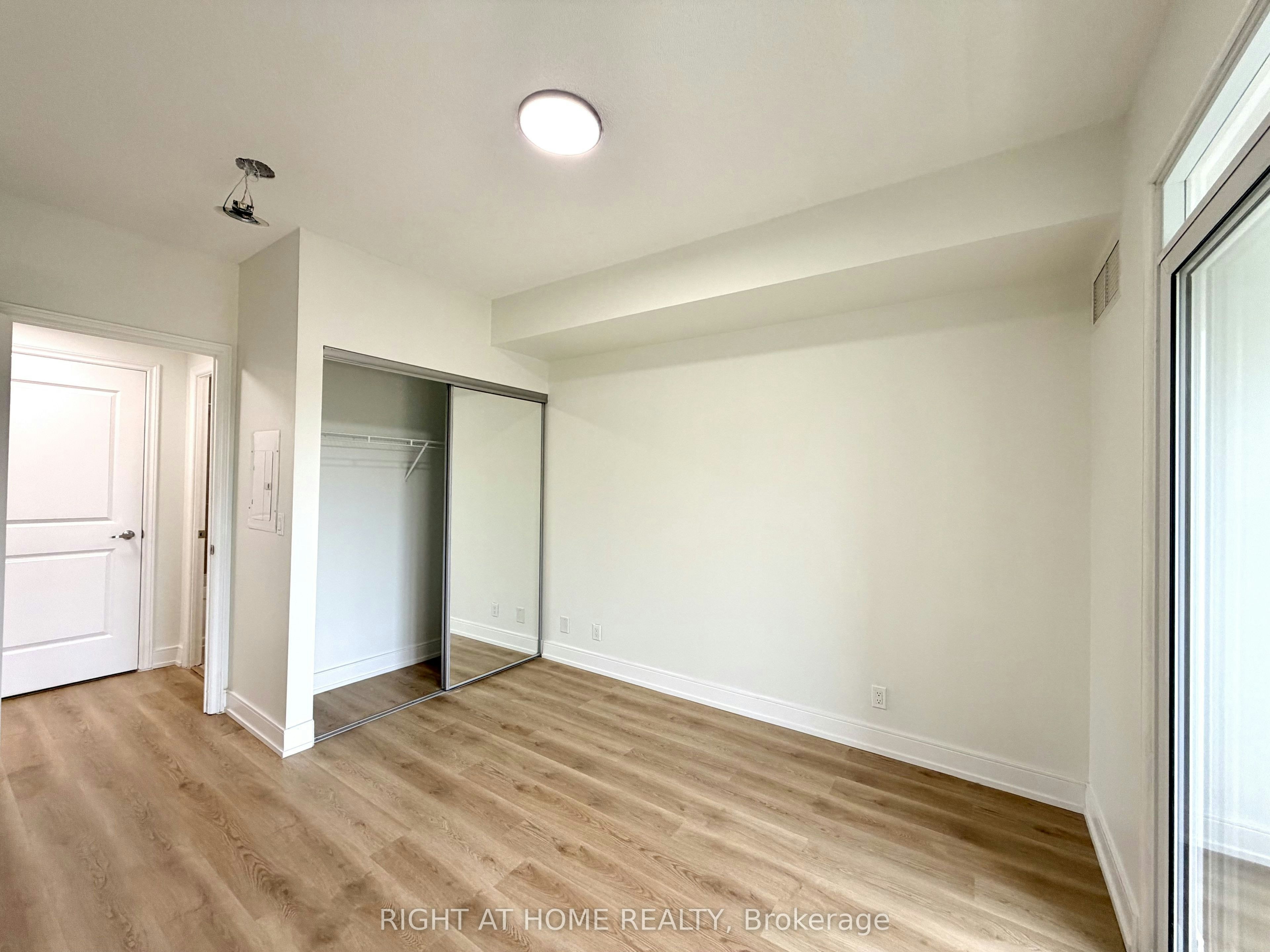 214-9235 Jane Street, Vaughan, ON, L6A 0J8 - 18