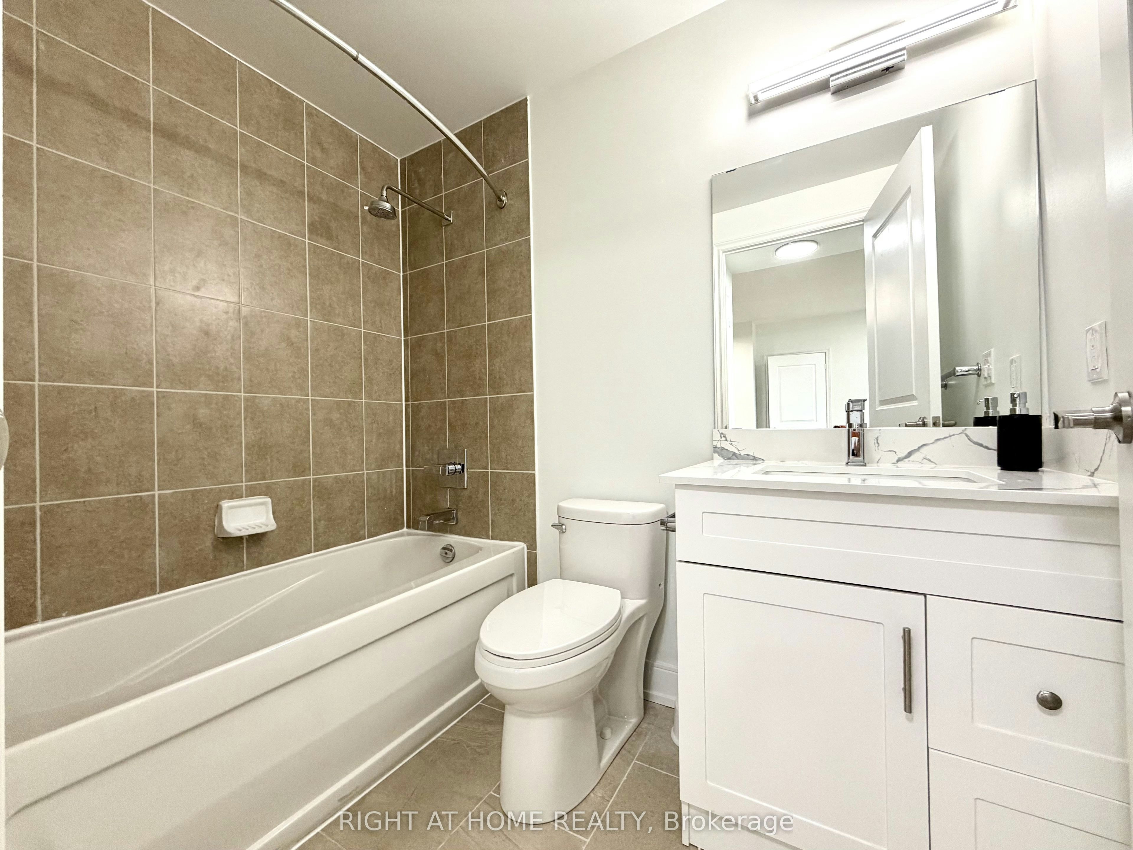 214-9235 Jane Street, Vaughan, ON, L6A 0J8 - 17