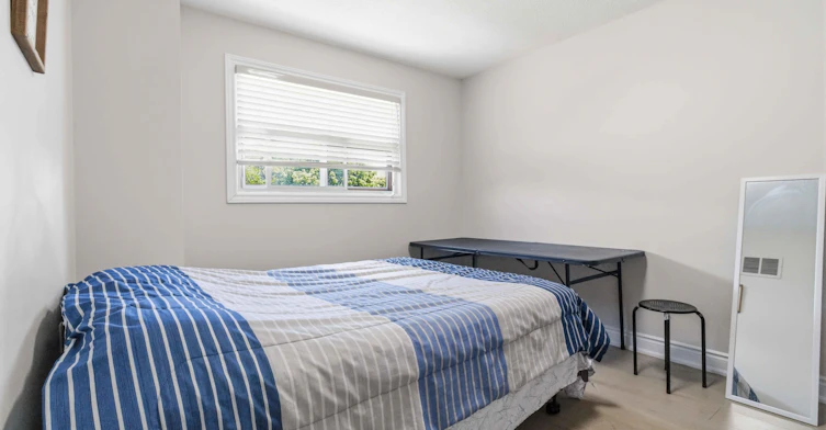 Main & Upper Flr-87 Marita Place, Vaughan, ON, L4K 3J5 - 24