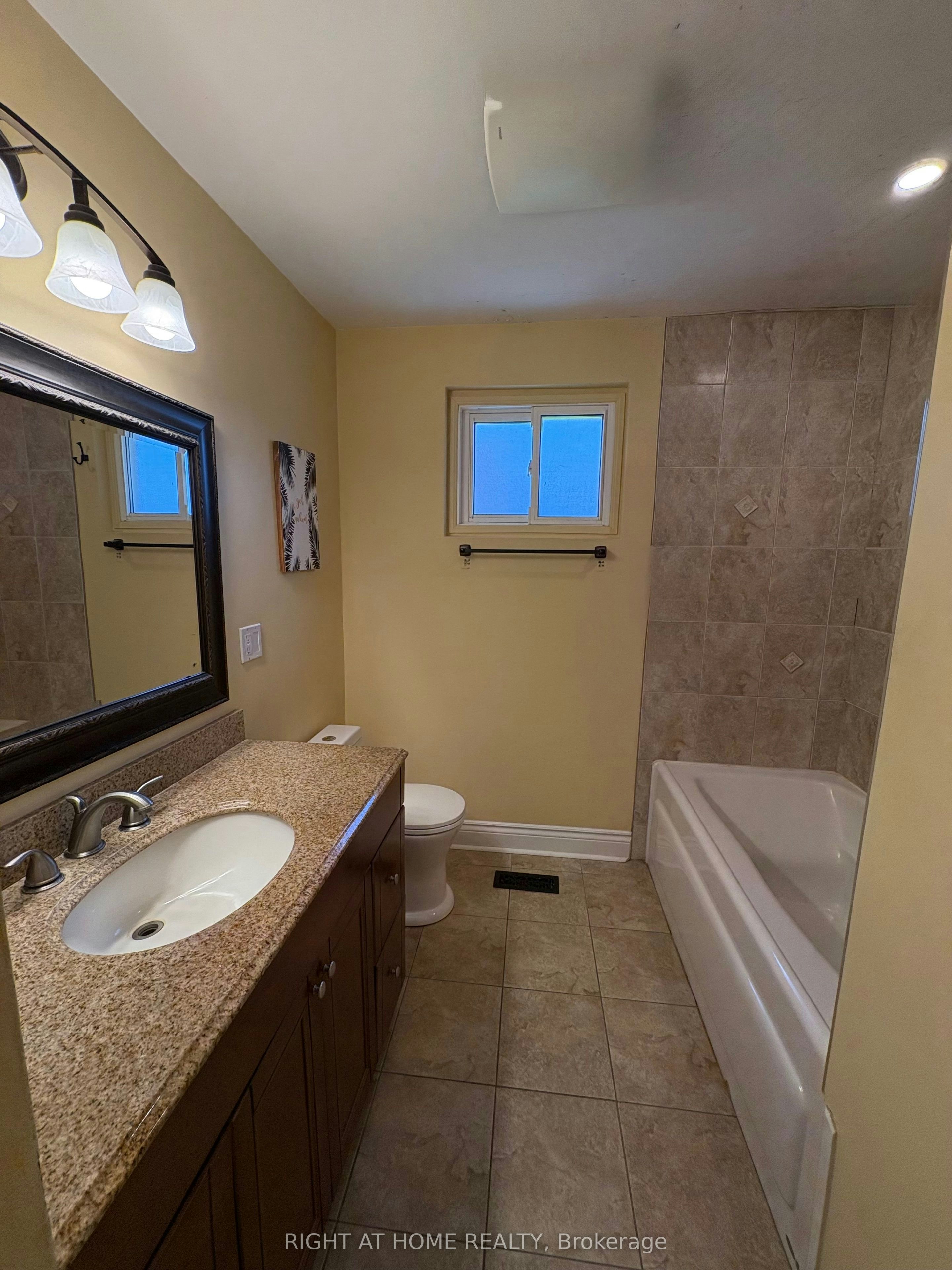 Upper Level-58 Devins Drive, Aurora, ON, L4G 2Z1 - 12