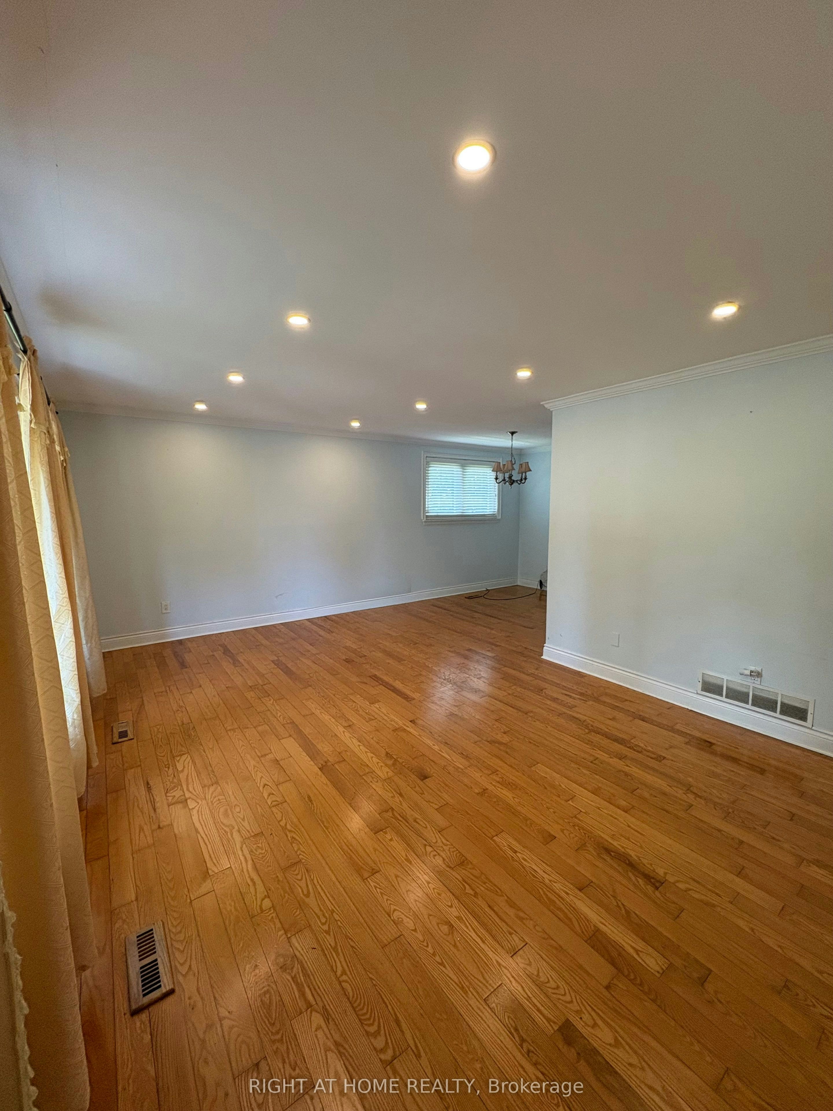 Upper Level-58 Devins Drive, Aurora, ON, L4G 2Z1 - 2