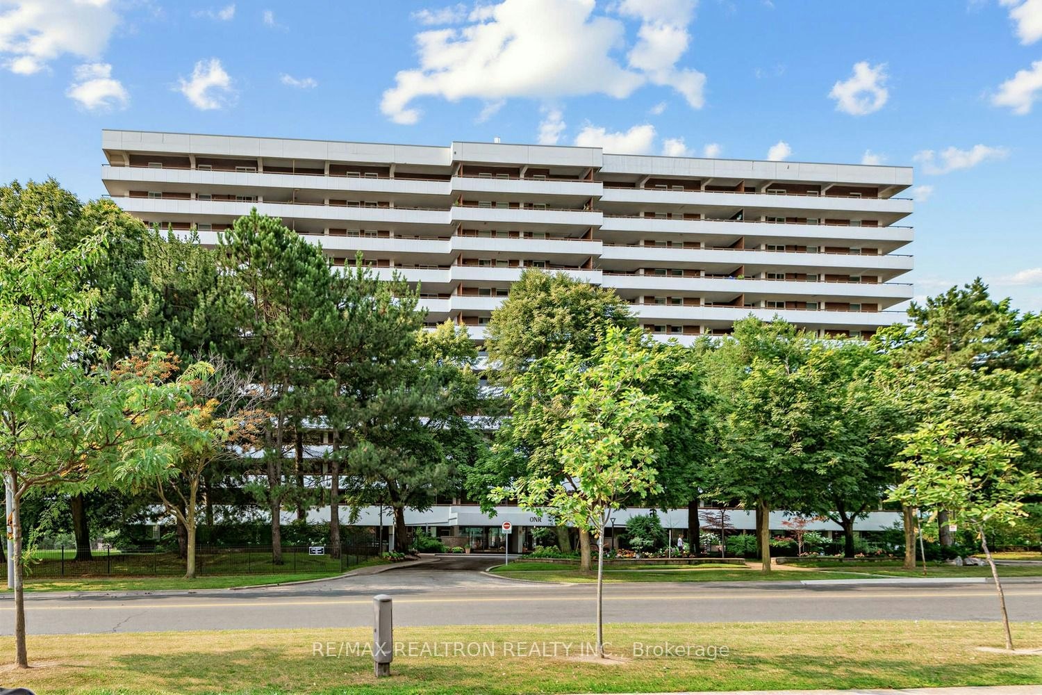 211-1 Royal Orchard Boulevard, Markham, ON, L3R 2N7