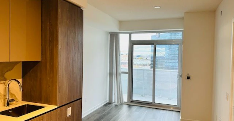 705-8 Interchange Way, Vaughan, ON, L4K 0R2 - 4