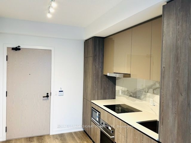 705-8 Interchange Way, Vaughan, ON, L4K 0R2