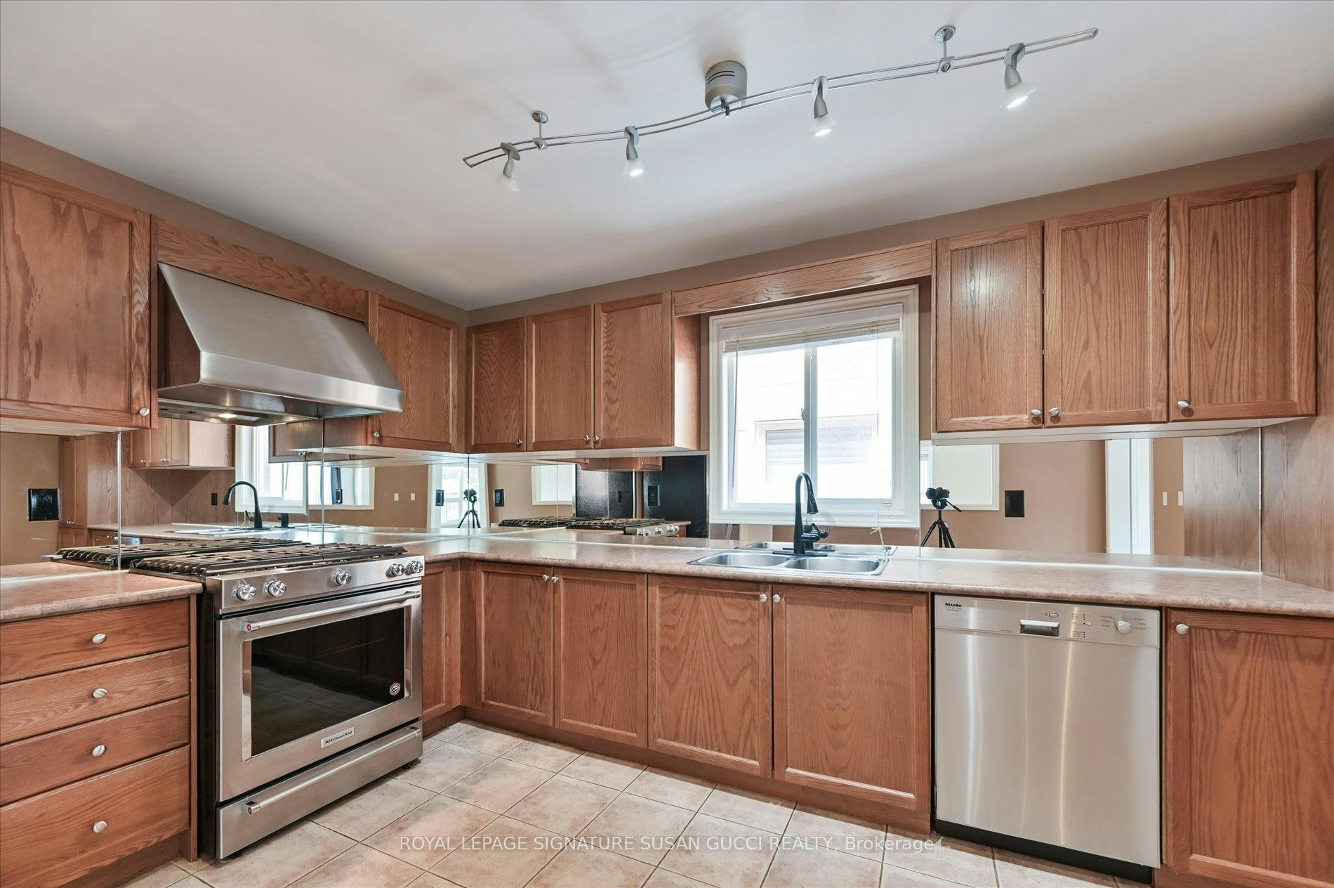 51 Landsdown Crescent, Markham, ON, L6E 1M6 - 11