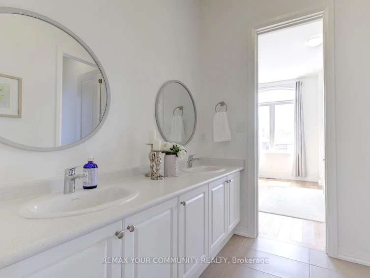 96 Bond Crescent, Richmond Hill, ON, L4E 3K7 - 45