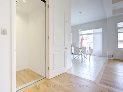 96 Bond Crescent - 3