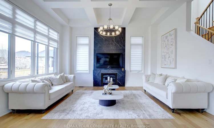 96 Bond Crescent
