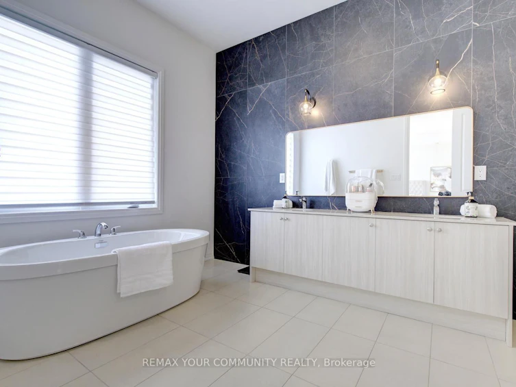 96 Bond Crescent, Richmond Hill, ON, L4E 3K7 - 40