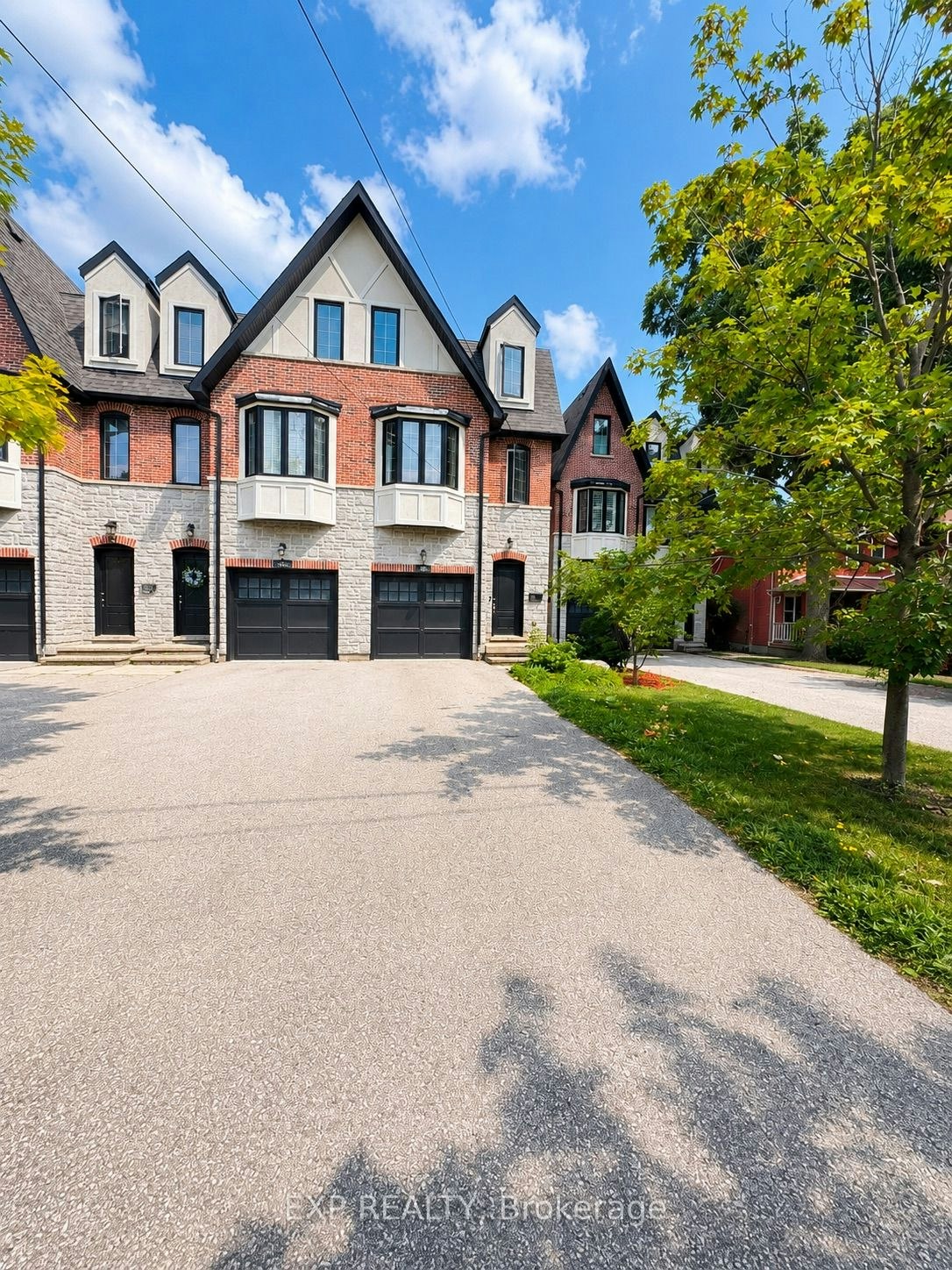 99 Hunt Avenue, Richmond Hill, ON, L4C 4H1