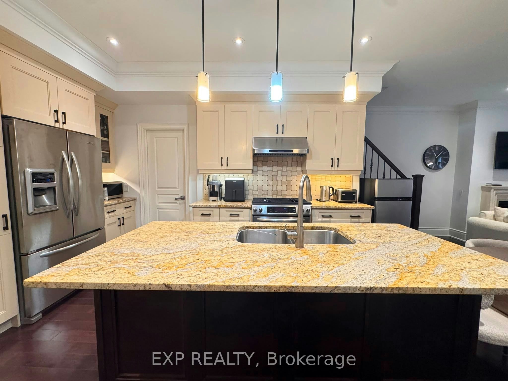 99 Hunt Avenue, Richmond Hill, ON, L4C 4H1 - 4