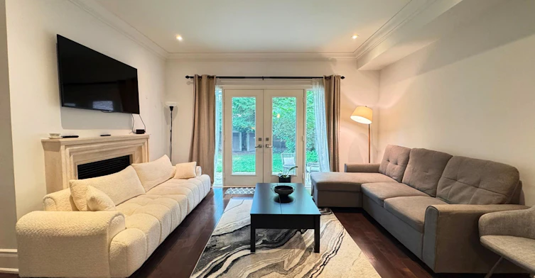 99 Hunt Avenue, Richmond Hill, ON, L4C 4H1 - 2