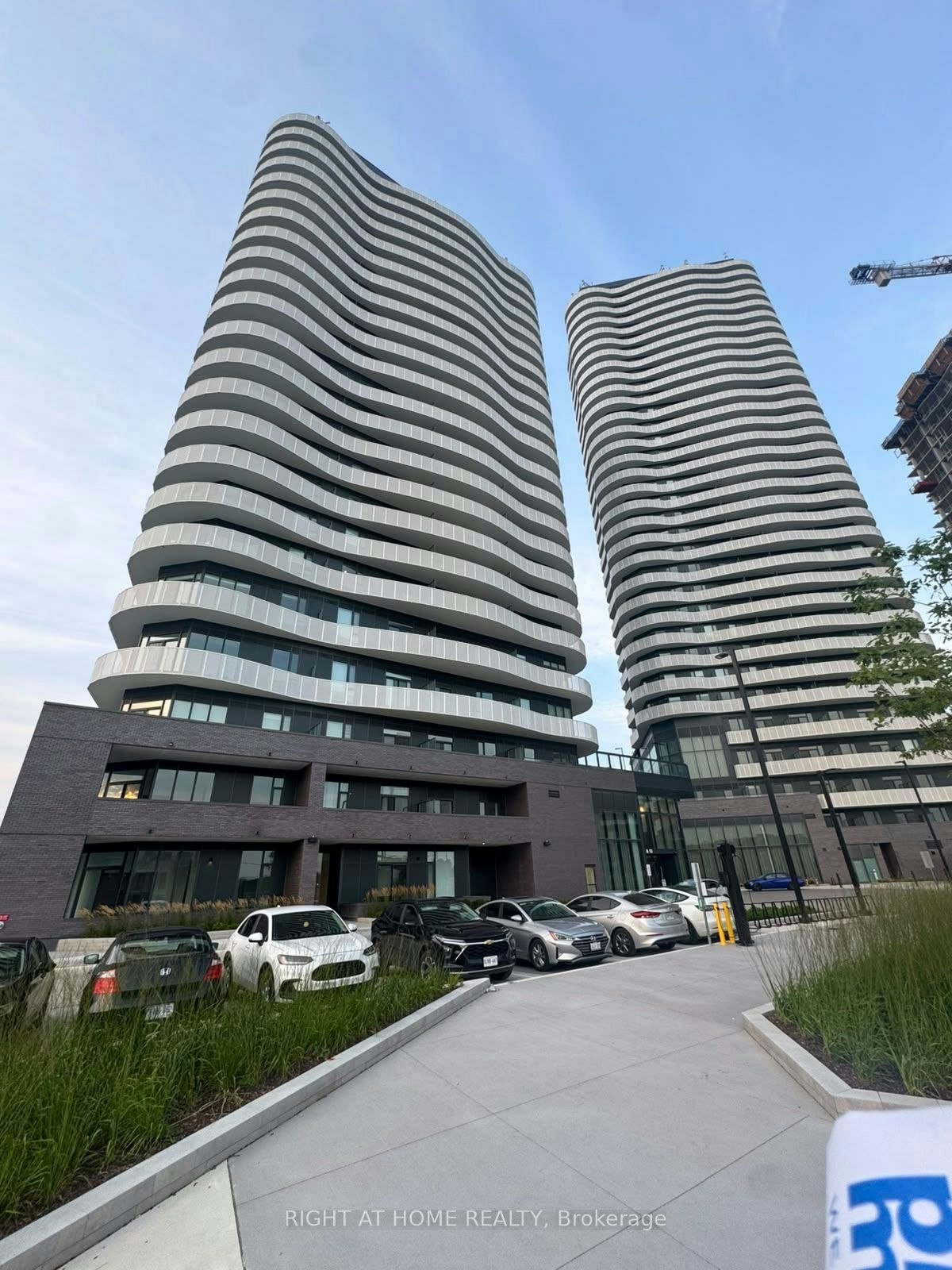 1704-10 Flavelle Trail, Vaughan, ON, L4L 1V8