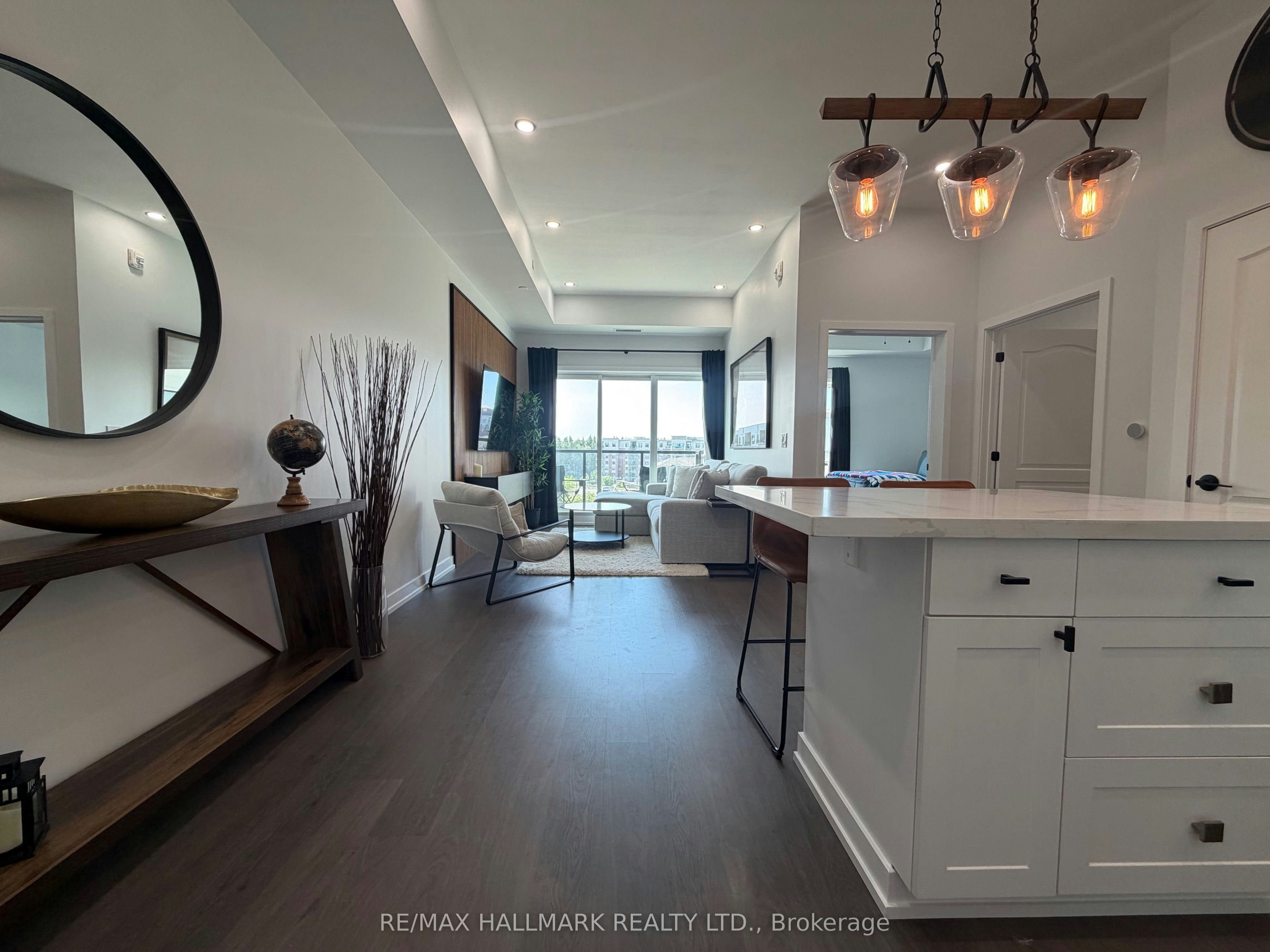 404-555 William Graham Drive, Aurora, ON, L4G 3H9 - 3