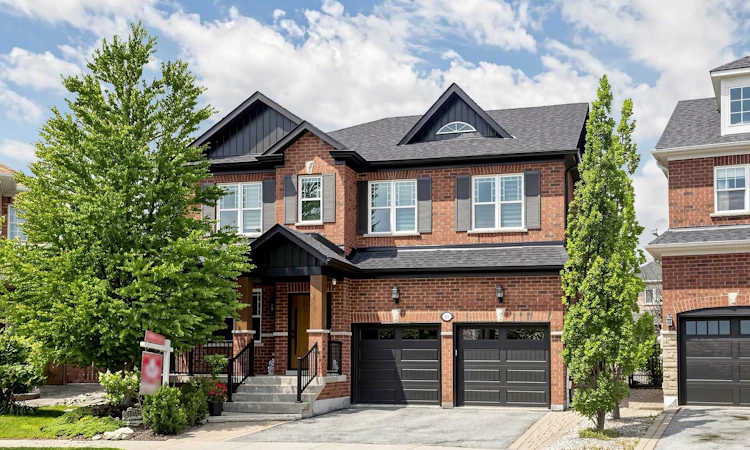 111 Pondmede Crescent