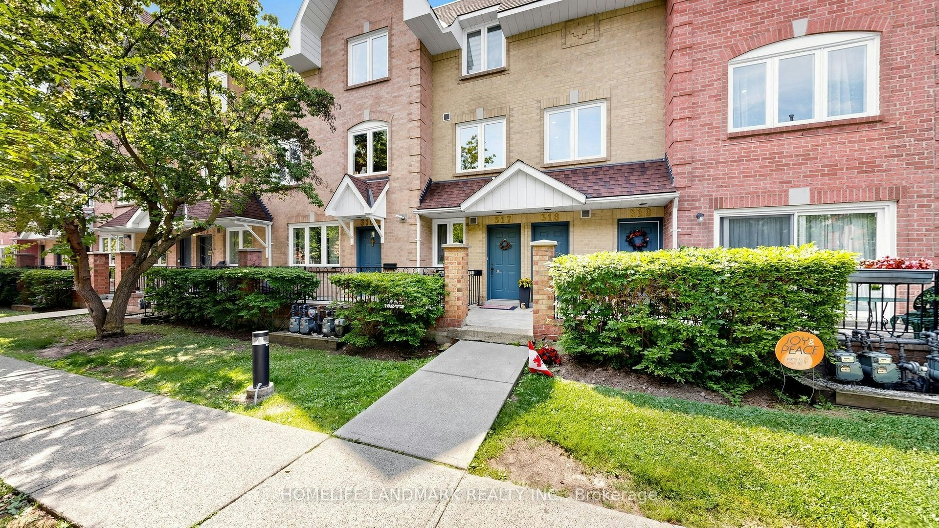 318-75 Weldrick Road E, Richmond Hill, ON, L4C 0H9