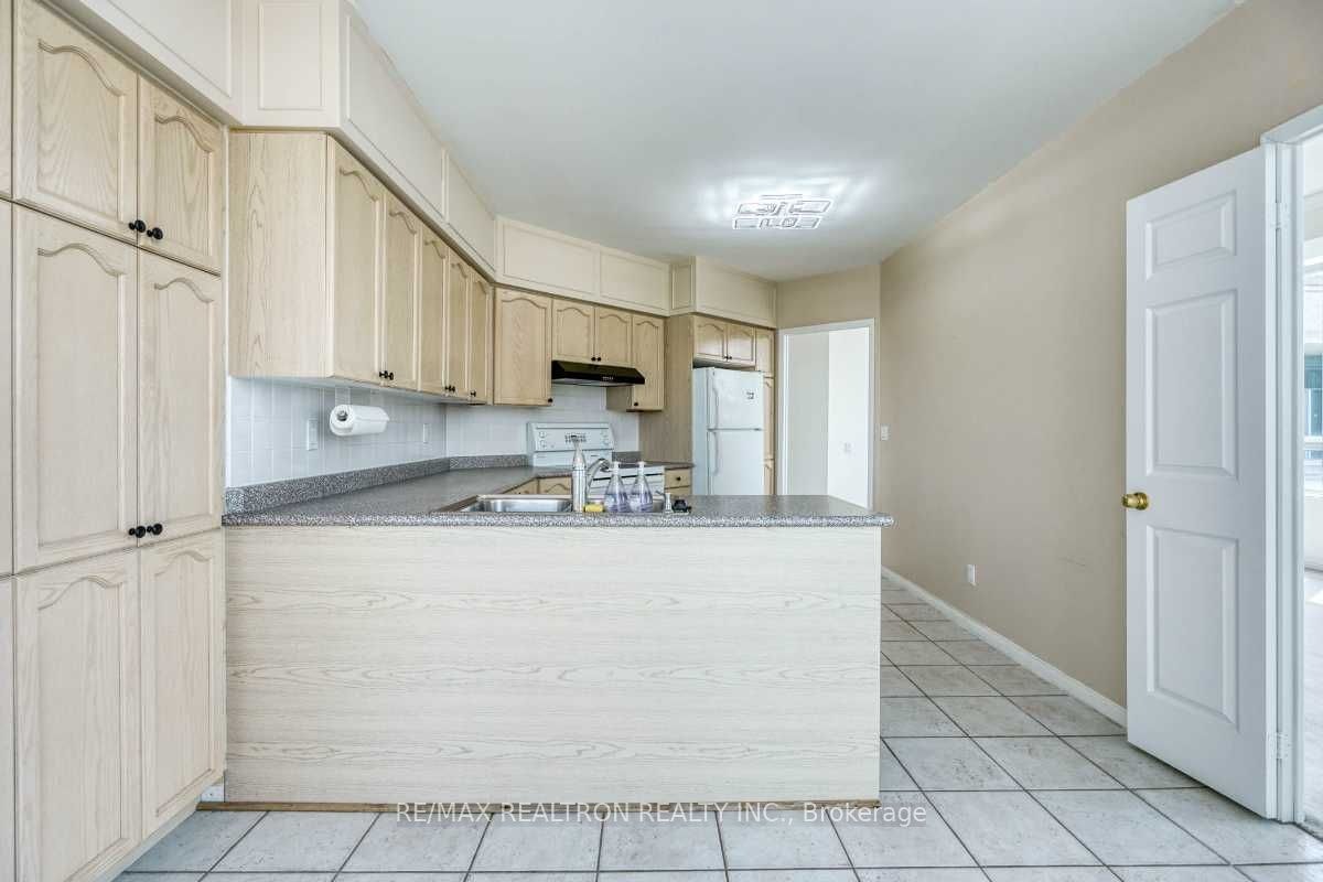 Ph101-5 Emerald Lane, Vaughan, ON, L4J 8P7 - 13