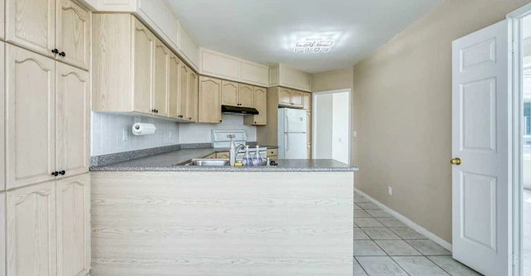 Ph101-5 Emerald Lane, Vaughan, ON, L4J 8P7 - 13