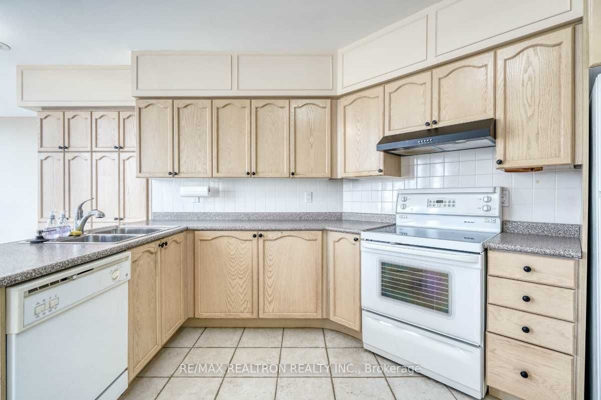 Ph101-5 Emerald Lane, Vaughan, ON, L4J 8P7 - 10