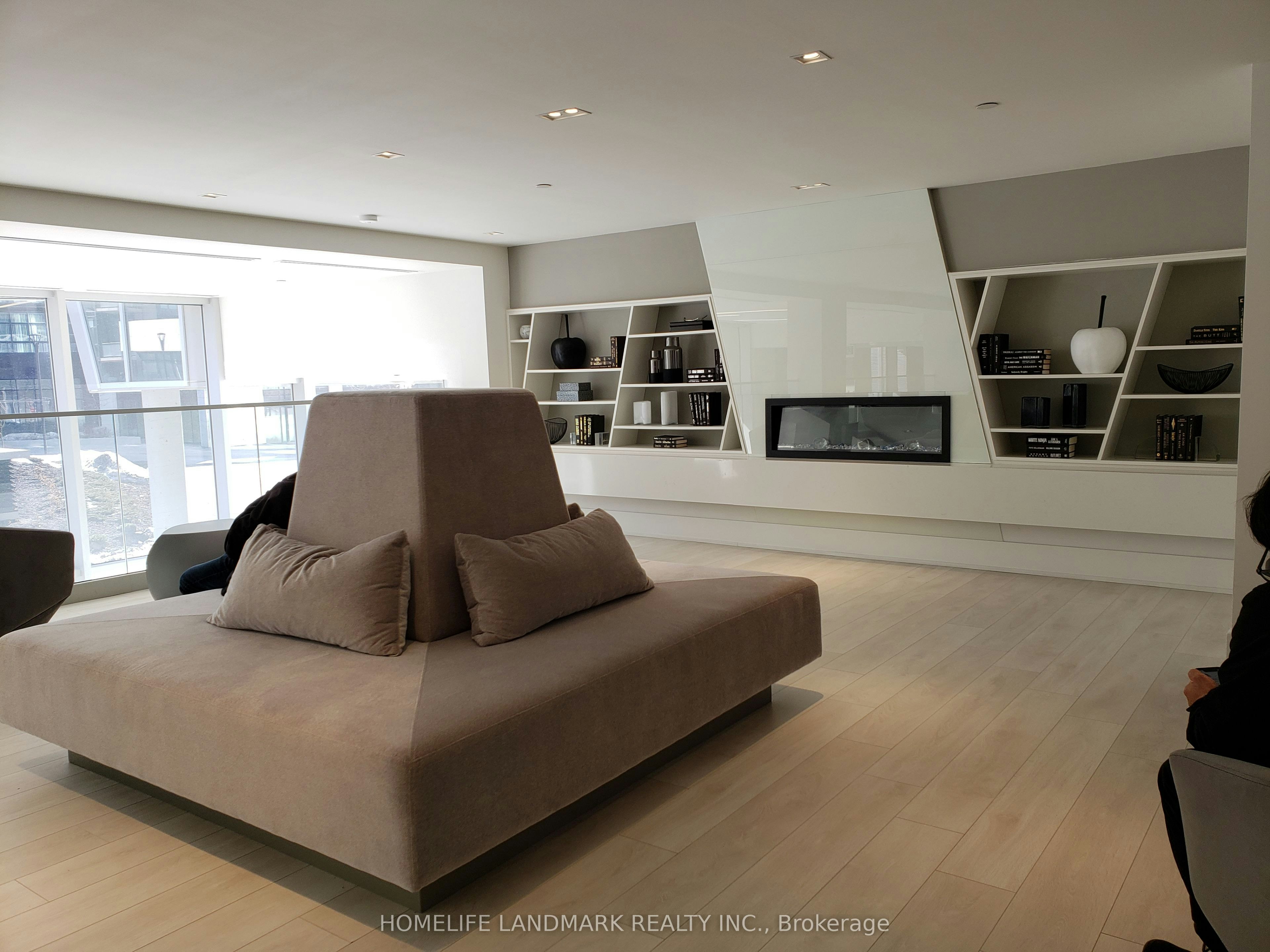 213-2916 Highway 7 West Road, Vaughan, ON, L4R 0K6 - 3