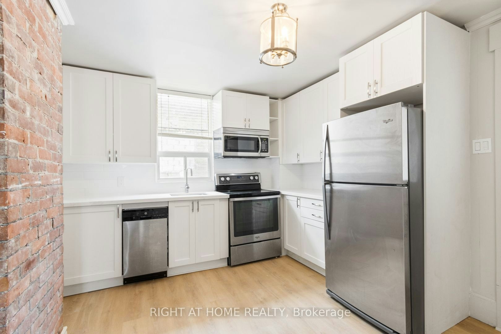Main Floor-443 Ontario Street, Newmarket, ON, L3Y 2K6 - 4