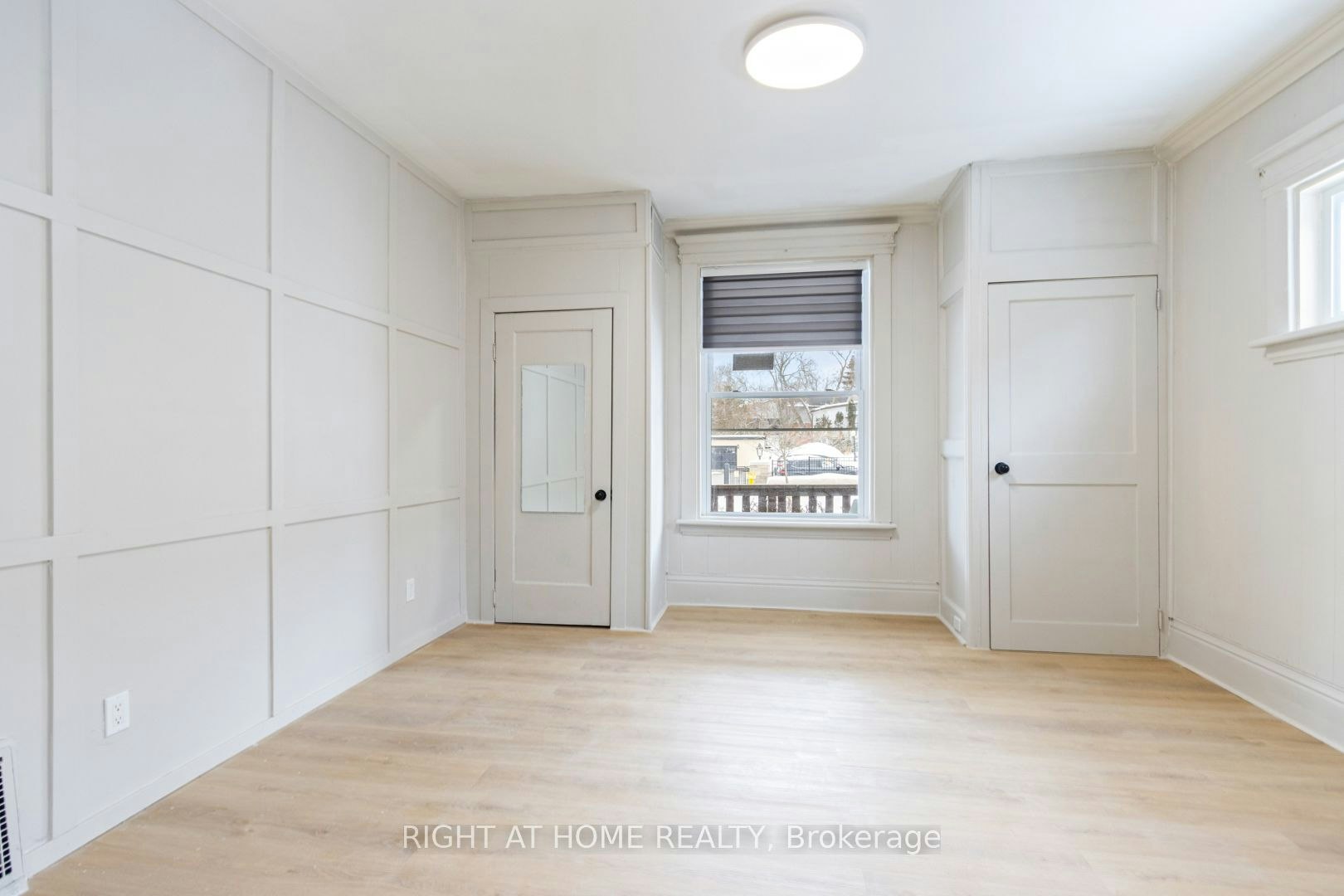 Main Floor-443 Ontario Street, Newmarket, ON, L3Y 2K6 - 17