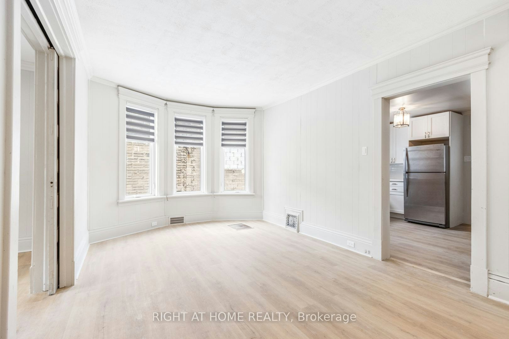 Main Floor-443 Ontario Street, Newmarket, ON, L3Y 2K6 - 11
