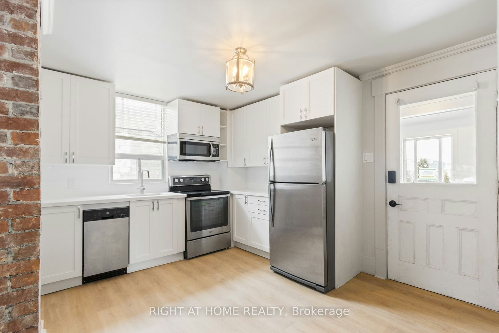 Main Floor-443 Ontario Street, Newmarket, ON, L3Y 2K6 - 9