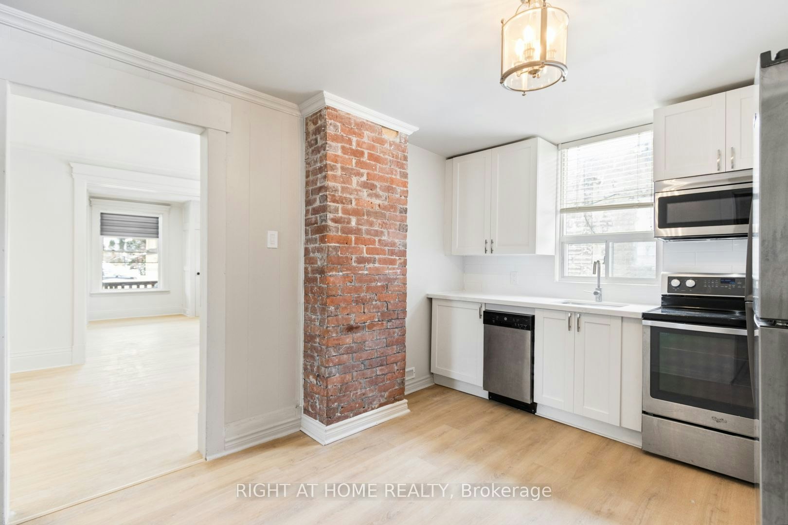 Main Floor-443 Ontario Street, Newmarket, ON, L3Y 2K6 - 10